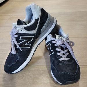 New Balance 574 black size 8